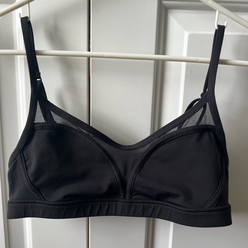 Lululemon sport bra size small